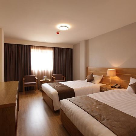 มิญ ตัม โฮเทล แอนด์ สปา 3/2 Hotel โฮจิมินห์ซิตี้ ภายนอก รูปภาพ