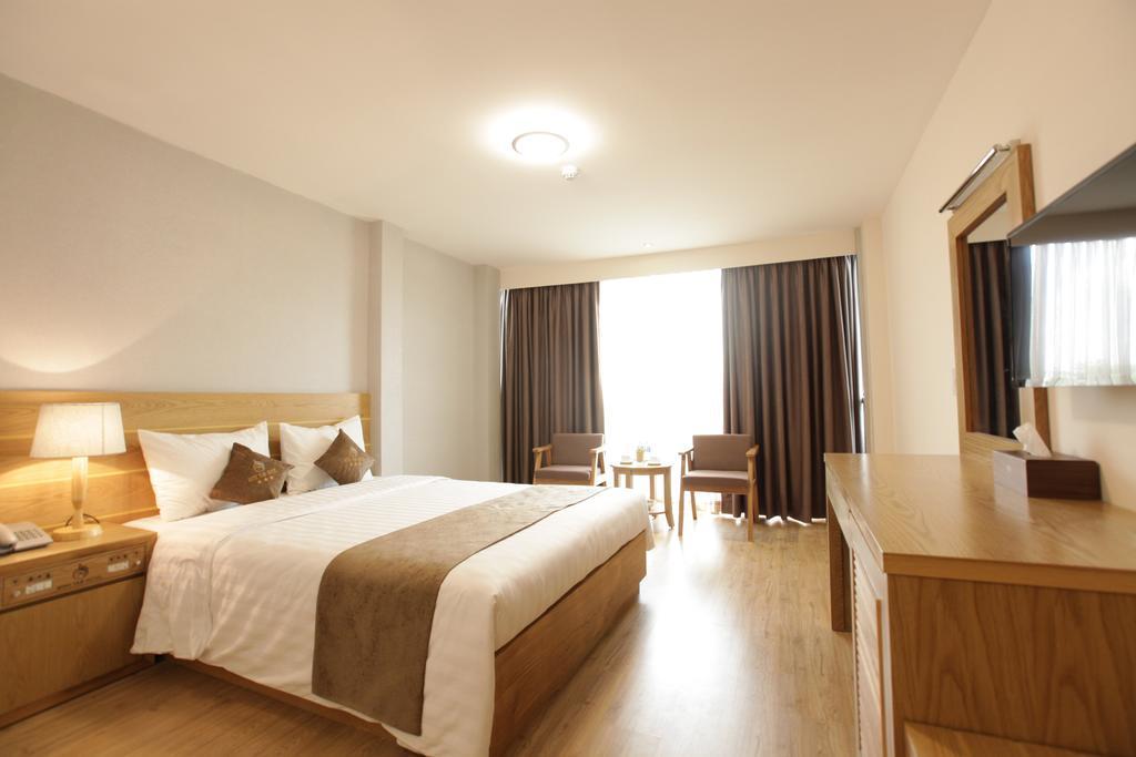 มิญ ตัม โฮเทล แอนด์ สปา 3/2 Hotel โฮจิมินห์ซิตี้ ภายนอก รูปภาพ