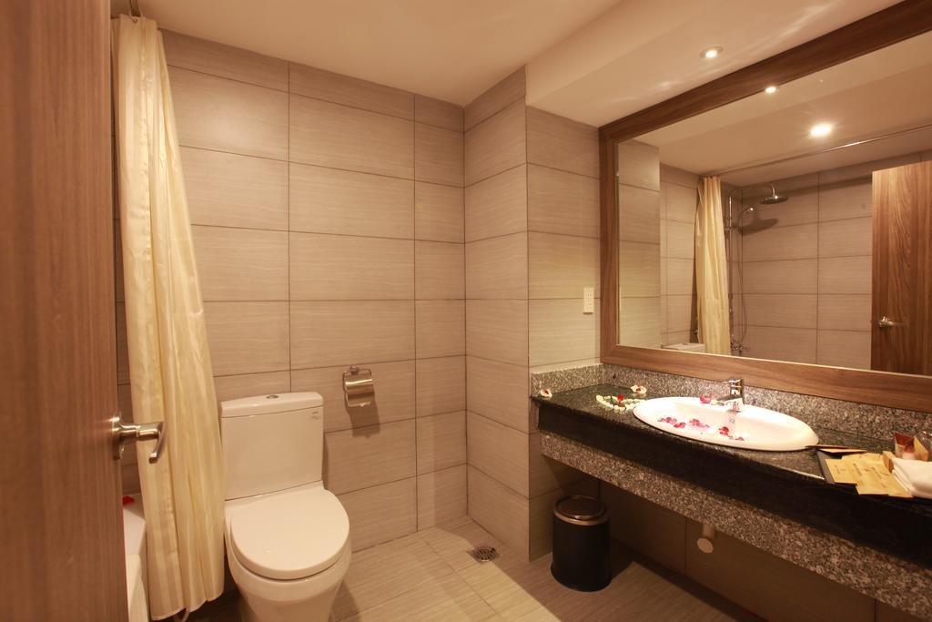 มิญ ตัม โฮเทล แอนด์ สปา 3/2 Hotel โฮจิมินห์ซิตี้ ภายนอก รูปภาพ